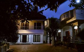 Vaiga Homes - Vembanadu Lakeview Retreat
